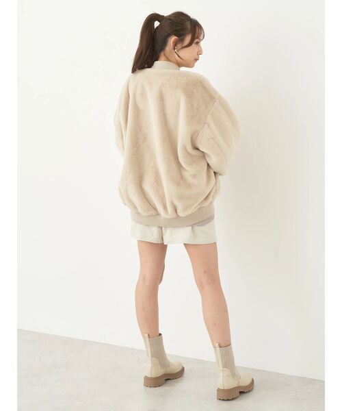 earth music&ecology(アースミュージックアンドエコロジー)の「リバーシブルMA-1(MA-1・レディース・アイボリー/ブラック/カーキ・M/L)」の15枚目の写真