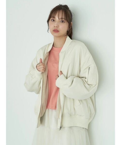 earth music&ecology(アースミュージックアンドエコロジー)の「リバーシブルMA-1(MA-1・レディース・アイボリー/ブラック/カーキ・M/L)」の20枚目の写真