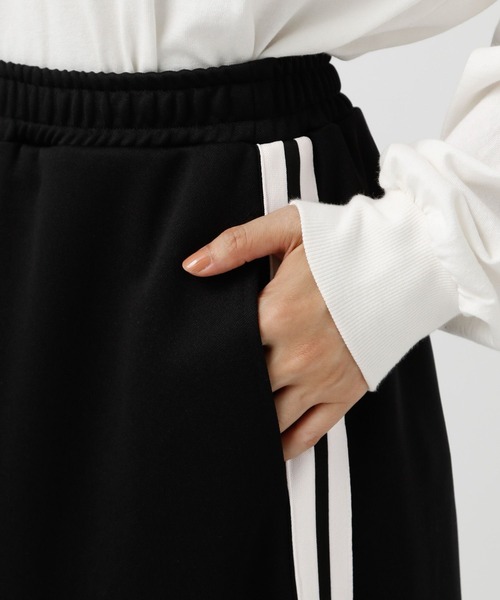 BAYFLOW(ベイフロー)の「ラインフレアスカート(スカート・レディース・ブラック/アイボリー/ボルドー・FREE)」の5枚目の写真