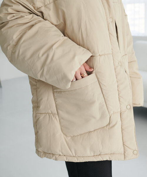 DISCOAT（ディスコート）の「【WEB限定】マフラー付ノーカラーフェイクダウン（ダウンジャケット/コート・レディース・アイボリー/ブラック/ライトベージュ・FREE）」の17枚目の写真