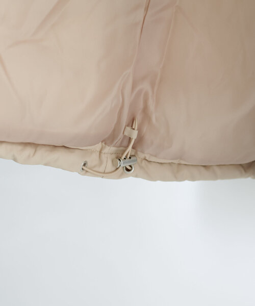 DISCOAT（ディスコート）の「【WEB限定】マフラー付ノーカラーフェイクダウン（ダウンジャケット/コート・レディース・アイボリー/ブラック/ライトベージュ・FREE）」の19枚目の写真