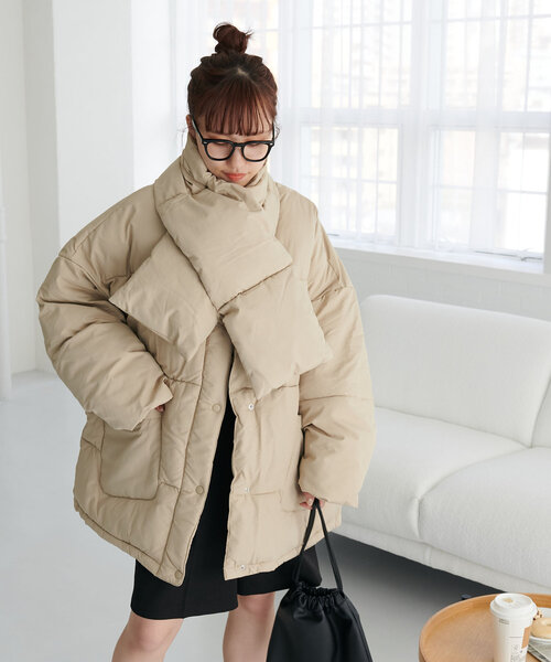 DISCOAT（ディスコート）の「【WEB限定】マフラー付ノーカラーフェイクダウン（ダウンジャケット/コート・レディース・アイボリー/ブラック/ライトベージュ・FREE）」の21枚目の写真