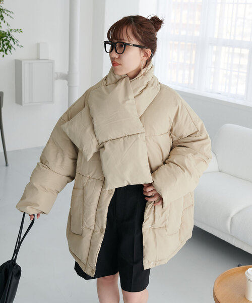 DISCOAT（ディスコート）の「【WEB限定】マフラー付ノーカラーフェイクダウン（ダウンジャケット/コート・レディース・アイボリー/ブラック/ライトベージュ・FREE）」の22枚目の写真