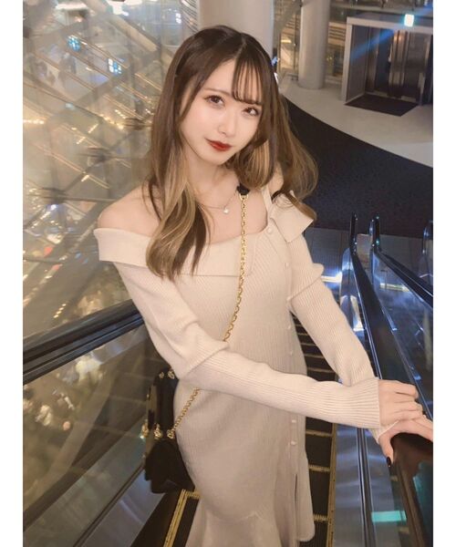 EATME(イートミー)の「ワンショルダーマーメイドニットワンピース(ワンピース・レディース・ピンク/ベージュ/ブラック・FREE)」の20枚目の写真