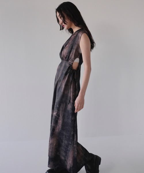 サイドホール ワンピース 肌見せ ヘルシー マーブル スリーブレス ロングワンピース(ワンピース)|Uenui(ウニュイ)