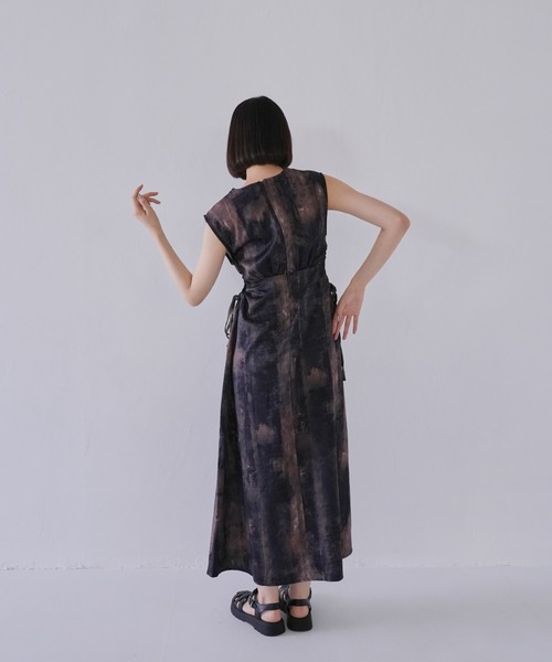 セール】サイドホール ワンピース 肌見せ ヘルシー マーブル スリーブ