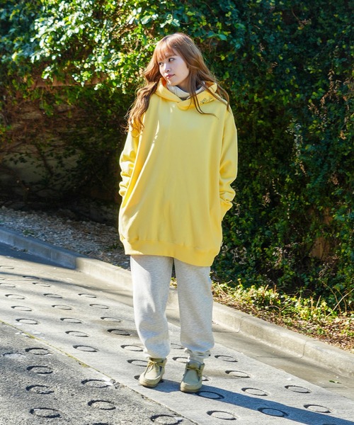 BILLABONG（ビラボン）の「BILLABONG レディース TAKE IT EASY SWEAT PARKA パーカー 【2024年春夏モデル】/ビラボンバッググラフィックプリントロングプルオーバーフーディ（パーカー・レディース・ネイビー/イエロー/アイボリー・MEDIUM/LARGE）」の19枚目の写真