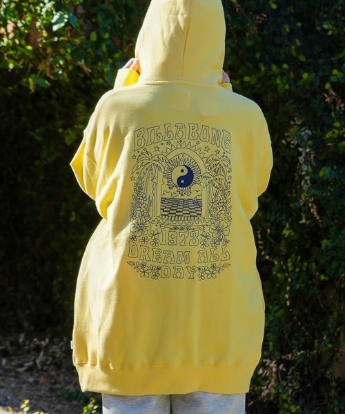 BILLABONG（ビラボン）の「BILLABONG レディース TAKE IT EASY SWEAT PARKA パーカー 【2024年春夏モデル】/ビラボンバッググラフィックプリントロングプルオーバーフーディ（パーカー・レディース・ネイビー/イエロー/アイボリー・MEDIUM/LARGE）」の14枚目の写真