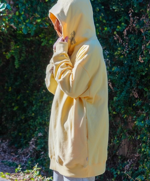 BILLABONG（ビラボン）の「BILLABONG レディース TAKE IT EASY SWEAT PARKA パーカー 【2024年春夏モデル】/ビラボンバッググラフィックプリントロングプルオーバーフーディ（パーカー・レディース・ネイビー/イエロー/アイボリー・MEDIUM/LARGE）」の13枚目の写真