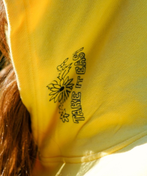 BILLABONG（ビラボン）の「BILLABONG レディース TAKE IT EASY SWEAT PARKA パーカー 【2024年春夏モデル】/ビラボンバッググラフィックプリントロングプルオーバーフーディ（パーカー・レディース・ネイビー/イエロー/アイボリー・MEDIUM/LARGE）」の11枚目の写真