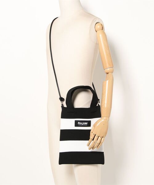 RNA（アールエヌエー）の「E4977 ボーダーニットＢＡＧ（ショルダーバッグ・レディース・ブラック×ホワイト/ライトピンク・FREE）」の15枚目の写真