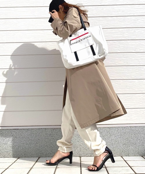 Q（キュー）の「ロゴトート（トートバッグ・レディース・ブラック/ホワイト・ONE SIZE）」の22枚目の写真