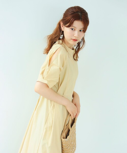 Ray BEAMS（レイビームス）の「Ray BEAMS / ショルダー スリット ワンピース（ワンピース・レディース・ブラック/クリーム/ライトブルー・0/1）」の8枚目の写真