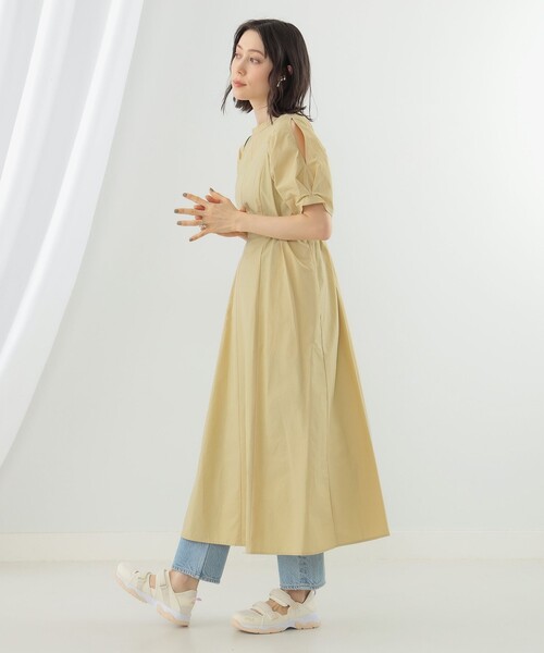 Ray BEAMS（レイビームス）の「Ray BEAMS / ショルダー スリット ワンピース（ワンピース・レディース・ブラック/クリーム/ライトブルー・0/1）」の9枚目の写真