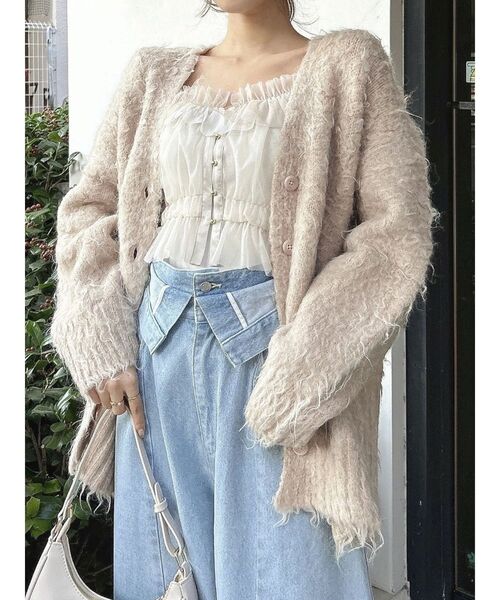 dazzlin(ダズリン)の「ボリュームシャギーミドルカーディガン(カーディガン/ボレロ・レディース・グレー/ネイビー/ブラウン/オフホワイト・FREE)」の22枚目の写真