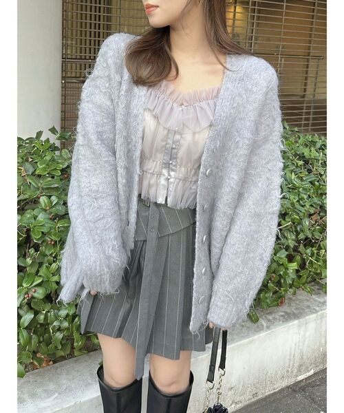 dazzlin(ダズリン)の「ボリュームシャギーミドルカーディガン(カーディガン/ボレロ・レディース・グレー/ネイビー/ブラウン/オフホワイト・FREE)」の12枚目の写真