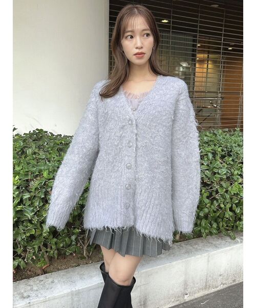 dazzlin(ダズリン)の「ボリュームシャギーミドルカーディガン(カーディガン/ボレロ・レディース・グレー/ネイビー/ブラウン/オフホワイト・FREE)」の16枚目の写真