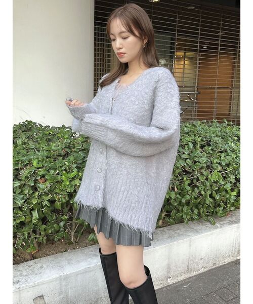 dazzlin(ダズリン)の「ボリュームシャギーミドルカーディガン(カーディガン/ボレロ・レディース・グレー/ネイビー/ブラウン/オフホワイト・FREE)」の17枚目の写真