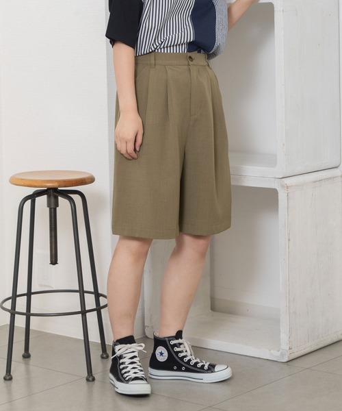 POU DOU DOU(プードゥドゥ)の「ボリュームタックハーフパンツ(その他パンツ・レディース・モカ/ライトブルー/ライトベージュ・3)」の2枚目の写真