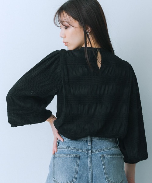 HEYUMM（ヘユム）の「ショルダータックシャーリングトップ