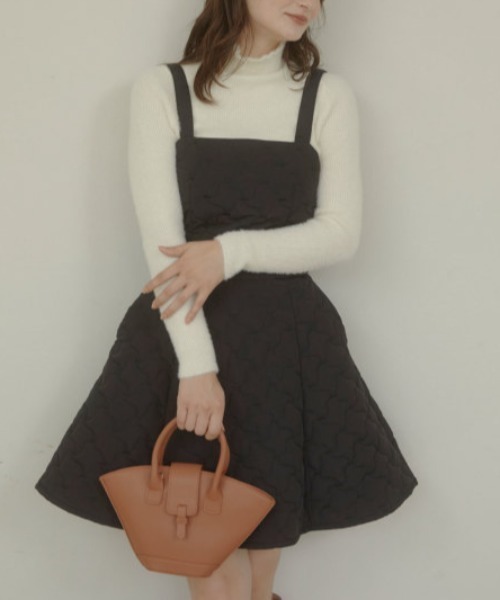ACYM(アシーム)の「Quilting fit flare ワンピース(ワンピース・レディース・ブラック/アイボリー・FREE)」の8枚目の写真