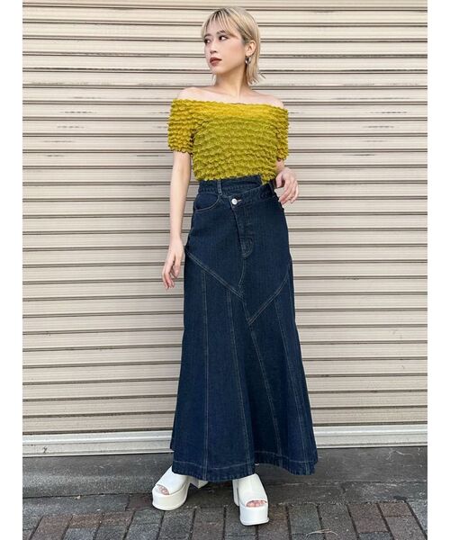 MURUA(ムルーア)の「ウォッシュドデニムマーメイドスカート(デニムスカート・レディース・アイボリー/ブルー・1/2)」の4枚目の写真