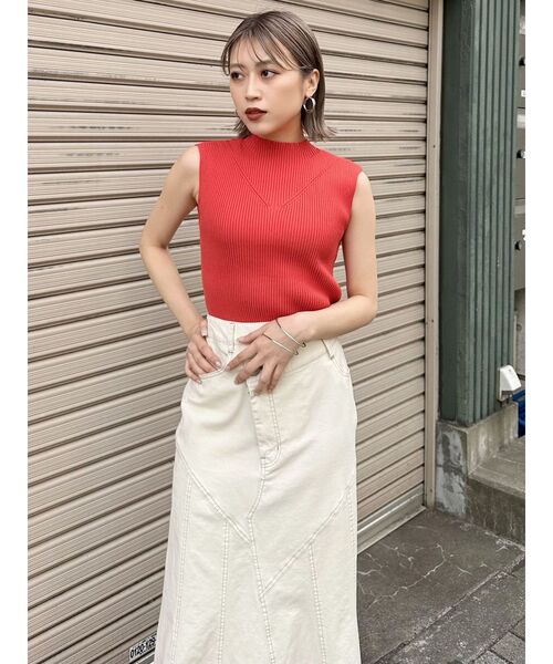 MURUA(ムルーア)の「ウォッシュドデニムマーメイドスカート(デニムスカート・レディース・アイボリー/ブルー・1/2)」の11枚目の写真