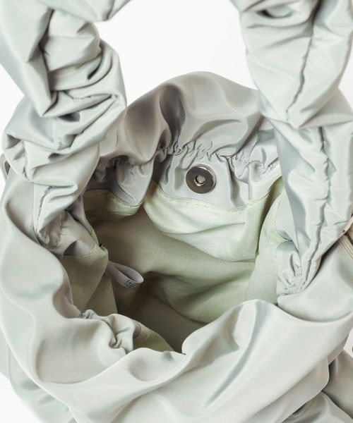 mysty woman(ミスティウーマン)の「シャーリングナイロンBAG 104197(ショルダーバッグ・レディース・ライトグリーン/ホワイト系その他・FREE)」の10枚目の写真