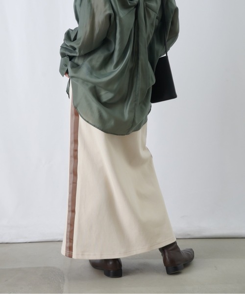 LUCA/LADY LUCK LUCA（ルカ/レディラックルカ）の「LC/LLL サイドラインタイトスカート / カットIラインスカート 【セットアップ着用可】（スカート・レディース・グレー/アイボリー/ブラック・FREE）」の5枚目の写真