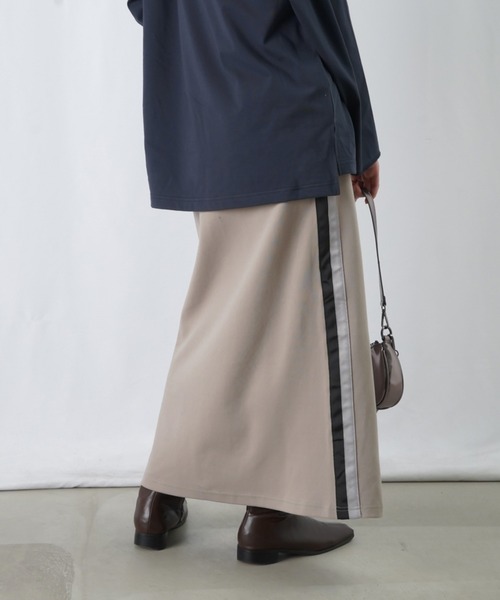 LUCA/LADY LUCK LUCA（ルカ/レディラックルカ）の「LC/LLL サイドラインタイトスカート / カットIラインスカート 【セットアップ着用可】（スカート・レディース・グレー/アイボリー/ブラック・FREE）」の21枚目の写真