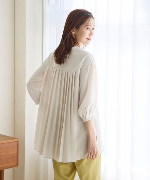 ワンダフルワールド　かつらぎ素材のブラウスです。春先のジャケット代わりに❣️ GLOBAL WORK（グローバルワーク）の「さらさら防シワバックプリーツ