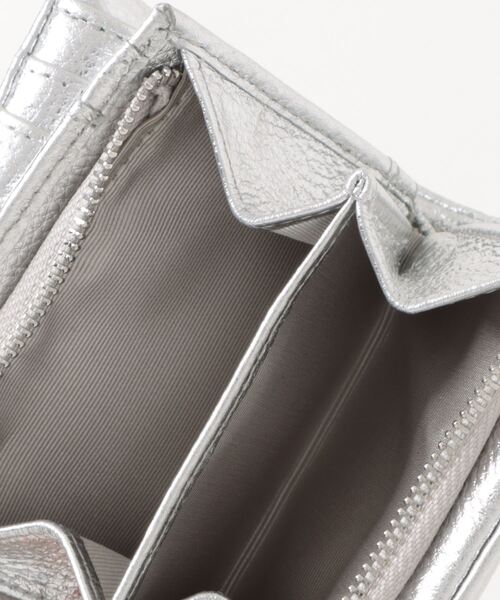 Beau're（ヴュレ）の「【BEAURE】カウレザー タッセル付き二つ折り財布 B-21121（財布・レディース・ホワイト/グリーン/ゴールド/ベージュ/イエロー/ブラック/シルバー・FREE）」の21枚目の写真
