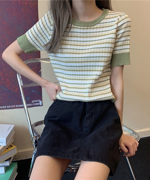 IRADOWL(アイラドール)の「マルチボーダークロップドトップス(Tシャツ/カットソー・レディース・パープル/ブラック/イエロー/グリーン・FREE)」の20枚目の写真