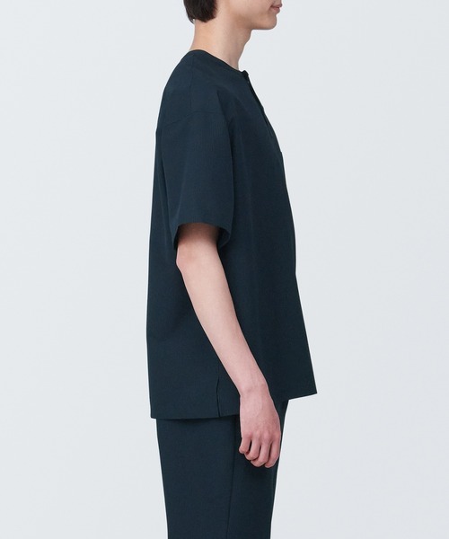 無印良品（ムジルシリョウヒン）の「紳士 風を通すストレッチサッカー