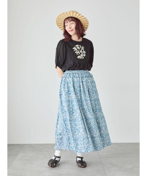 TSUHARU by Samansa Mos2（ツハルバイサマンサモスモス）の「【LIBERTY】Strawberry Meadow柄スカート（スカート・レディース・ブルー/ブラック・F）」の14枚目の写真