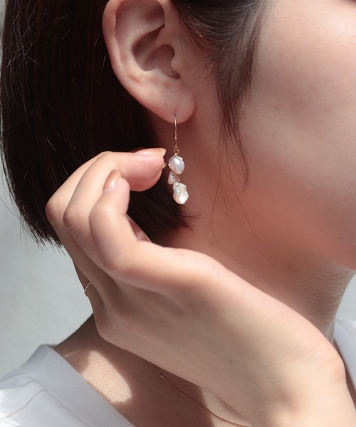 K14GF バロックパール 3粒 まるフックピアス（ピアス（両耳用））｜NOIR DE POUPEE（ノワールドプーペ）