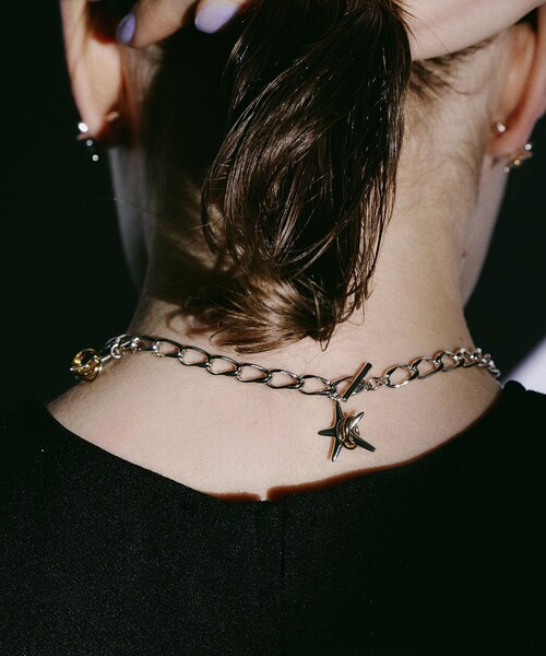 LAPUIS(ラピュイ)の「<LAPUIS>Coil Star チョーカー(ネックレス・レディース・ゴールド/その他1・FREE)」の2枚目の写真