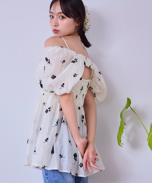 one after another NICE CLAUP(ワンアフターアナザーナイスクラップ)の「ボレロセットシャーリングチュニック(シャツ/ブラウス・レディース・アイボリー/ブルー/ブラック・FREE)」の11枚目の写真
