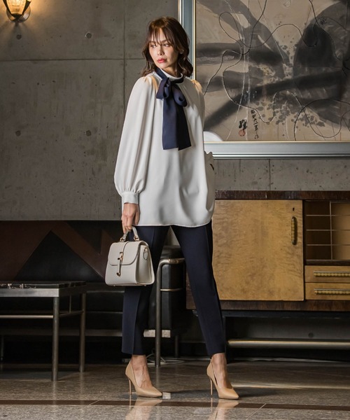 Viaggio Blu(ビアッジョブルー)の「MISSION DOUBLECLOTHテーパードパンツ≪手洗い可能≫(スラックス・レディース・ネイビー/ブルー・S/M/L)」の2枚目の写真
