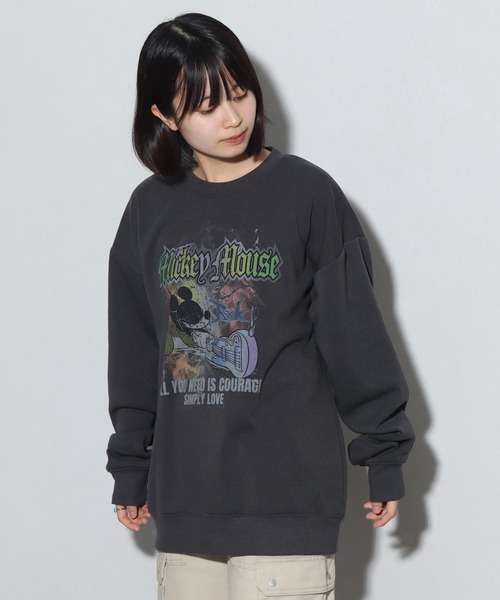Disney(ディズニー)の「【Disney /ディズニー】 アートワークデザイン 裏起毛 ピグメント加工 ROCKモチーフ スウェット トレーナー(スウェット・メンズ・ブラック系その他2/ブラック系その他4/ブラック系その他/ブラック系その他3・LL/L/M)」の16枚目の写真