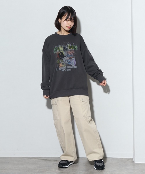 Disney(ディズニー)の「【Disney /ディズニー】 アートワークデザイン 裏起毛 ピグメント加工 ROCKモチーフ スウェット トレーナー(スウェット・メンズ・ブラック系その他2/ブラック系その他4/ブラック系その他/ブラック系その他3・LL/L/M)」の15枚目の写真