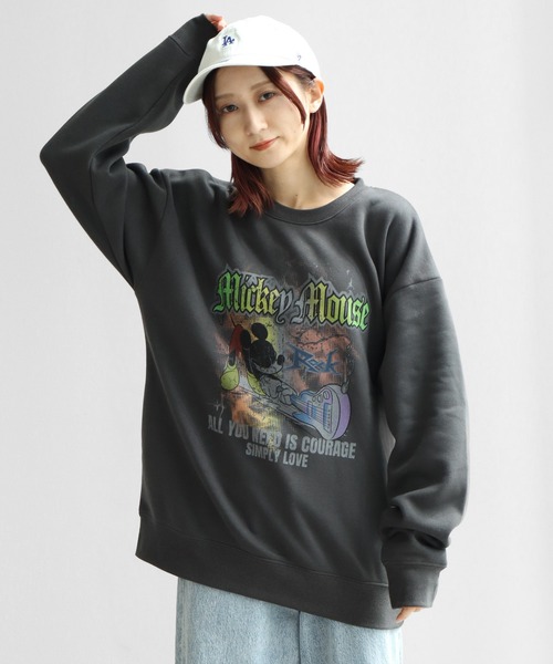 Disney(ディズニー)の「【Disney /ディズニー】 アートワークデザイン 裏起毛 ピグメント加工 ROCKモチーフ スウェット トレーナー(スウェット・メンズ・ブラック系その他2/ブラック系その他4/ブラック系その他/ブラック系その他3・LL/L/M)」の22枚目の写真