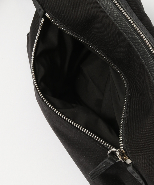 Maison Margiela(メゾンマルジェラ)の「Maison Margiela(メゾン マルジェラ) Glam Slam Camera Bag SB2WG0010/P1511(ショルダーバッグ・メンズ・ブラック・FREE)」の2枚目の写真