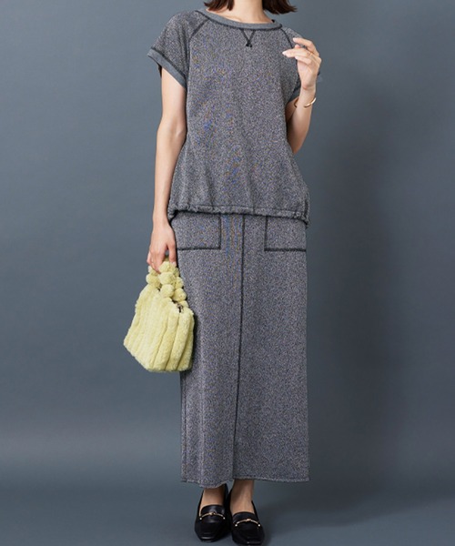 BELLUNA PLUS（ベルーナ）の「ラメ入り裏毛素材プルオーバー（Tシャツ/カットソー・レディース・チャコールグレー/ライトグレー・MEDIUM）」の4枚目の写真