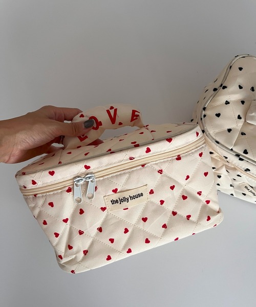 セール】LOVE刺繍ハートキルティングポーチ（ポーチ）｜E&C