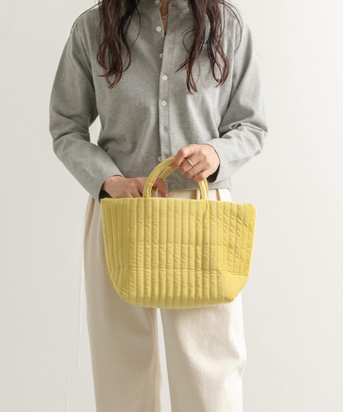beej(ビージ)の「『別注』beej×DOORS キルティングトート(トートバッグ・レディース・イエロー/アイボリー・ONE)」の4枚目の写真