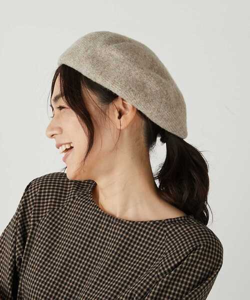 MELROSE claire(メルローズ クレール)の「【もっちりニットベレー帽】(ハンチング/ベレー帽・レディース・グレイッシュベージュ/ブラック・FREE)」の3枚目の写真
