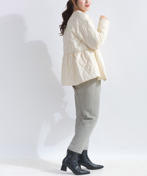 PICCIN（ピッチン）の「【WEB限定】パール付きペプラムキルトジャケット（ノーカラーコート・レディース・ブラック/オフホワイト・L/M）」の8枚目の写真