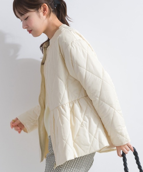 PICCIN（ピッチン）の「【WEB限定】パール付きペプラムキルトジャケット（ノーカラーコート・レディース・ブラック/オフホワイト・L/M）」の6枚目の写真