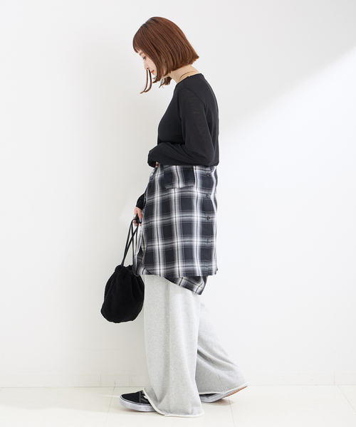 B.C STOCK(ベーセーストック)の「シアークルーネックロンTEE(Tシャツ/カットソー・レディース・ブラック/ブラック系その他/ホワイト/グリーン系その他・FREE)」の14枚目の写真